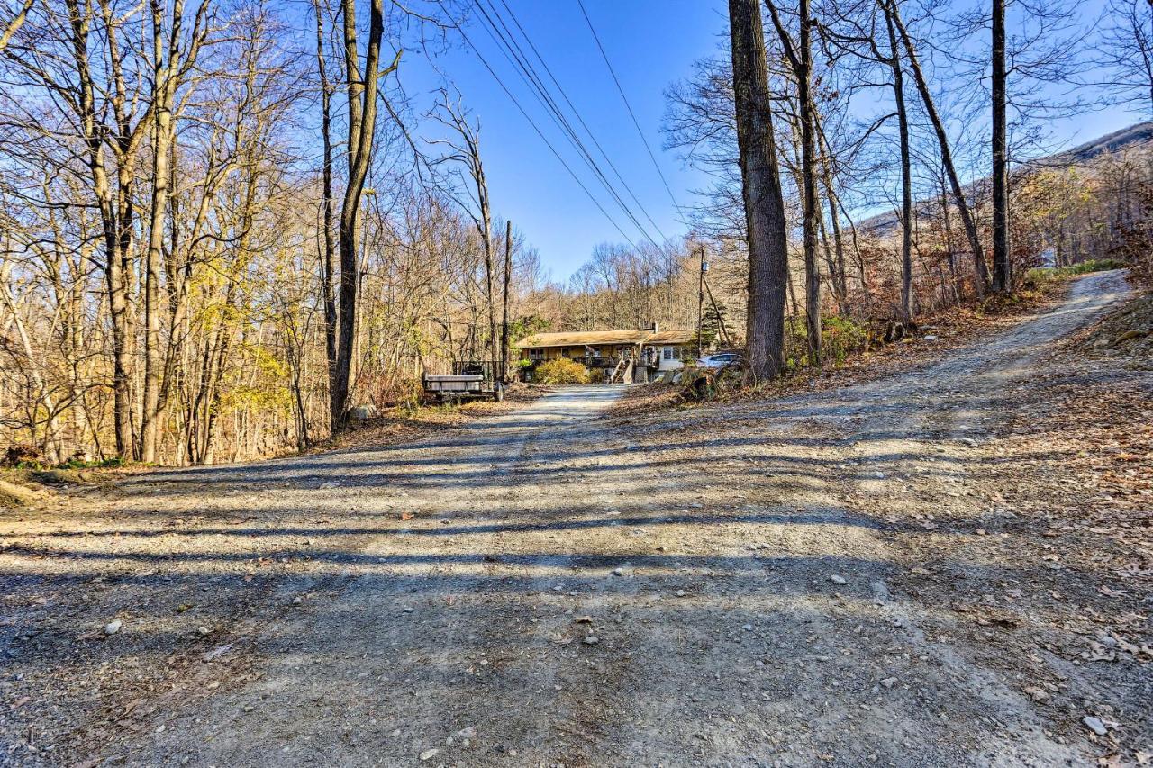 Charming Beacon Apt With Fire Pit Near Hiking! Exteriör bild